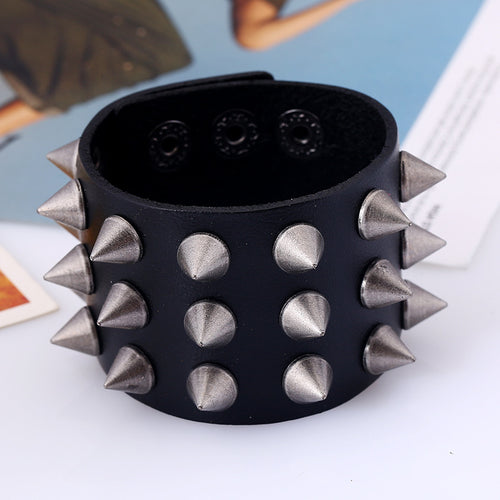 Leather Cuff Bracelet - Bracelets & Rings detail view 2 | Cute Splikes