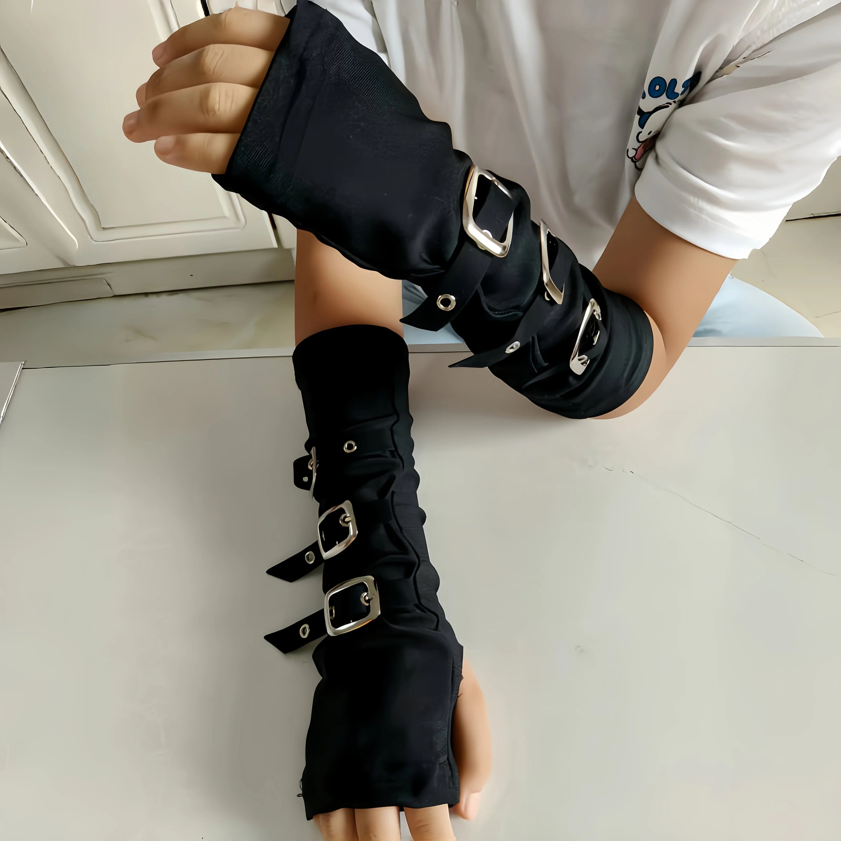 Metal Buckle Arm Sleeves